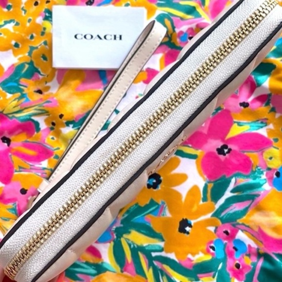 Brand New Coach Genuine Leather Cream Quilt Long Zip Around Wristlet Wallet - Picture 6 of 9